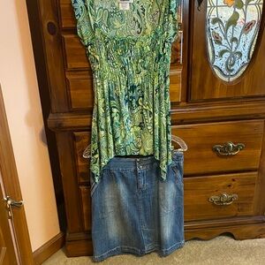 Green Paisley Women's Top